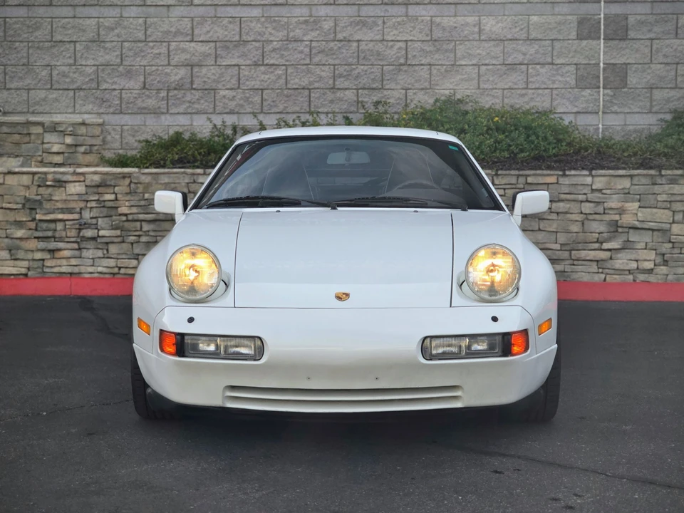 1988 Porsche 928 S4 - Image 10 of 31