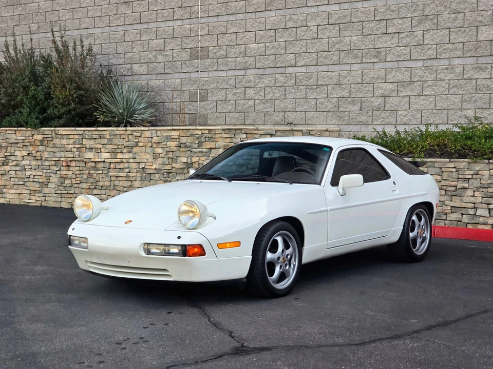 1988 Porsche 928 S4 - Image 15 of 31