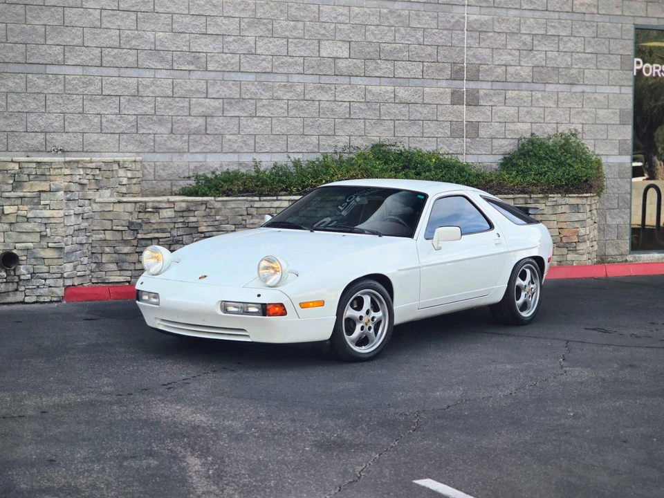 1988 Porsche 928 S4 - Image 12 of 31