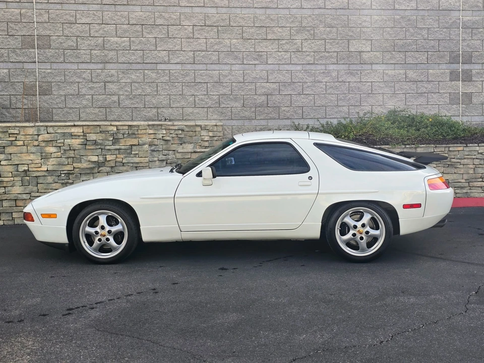 1988 Porsche 928 S4 - Image 19 of 31