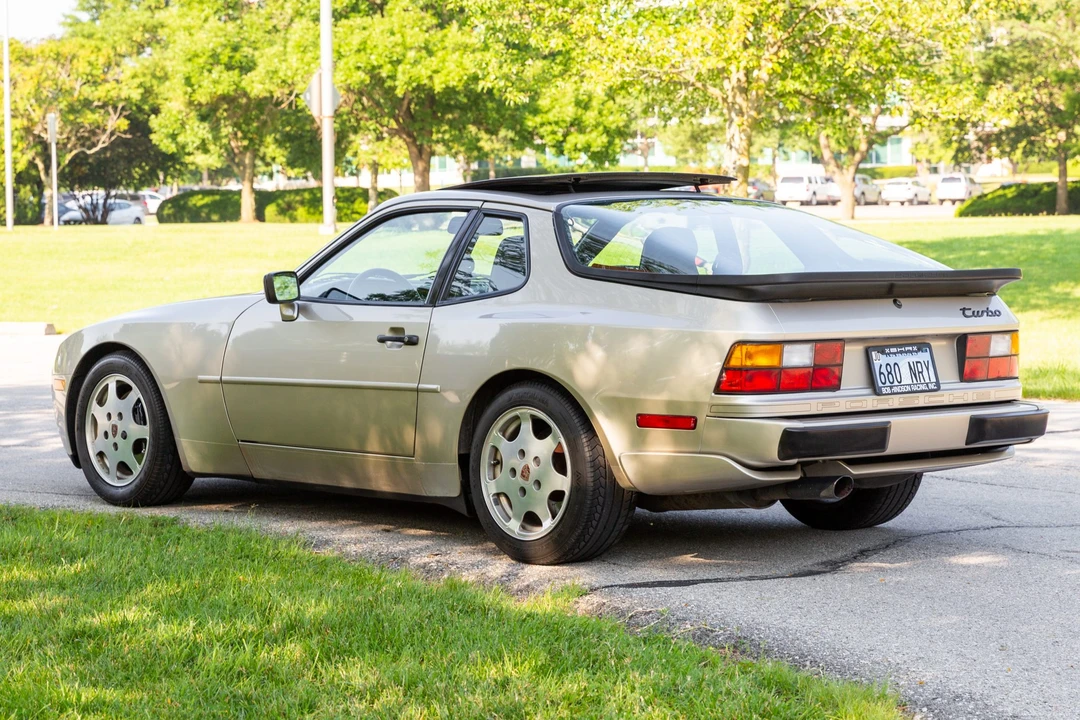 1989 Porsche 944 Turbo - Image 10 of 31