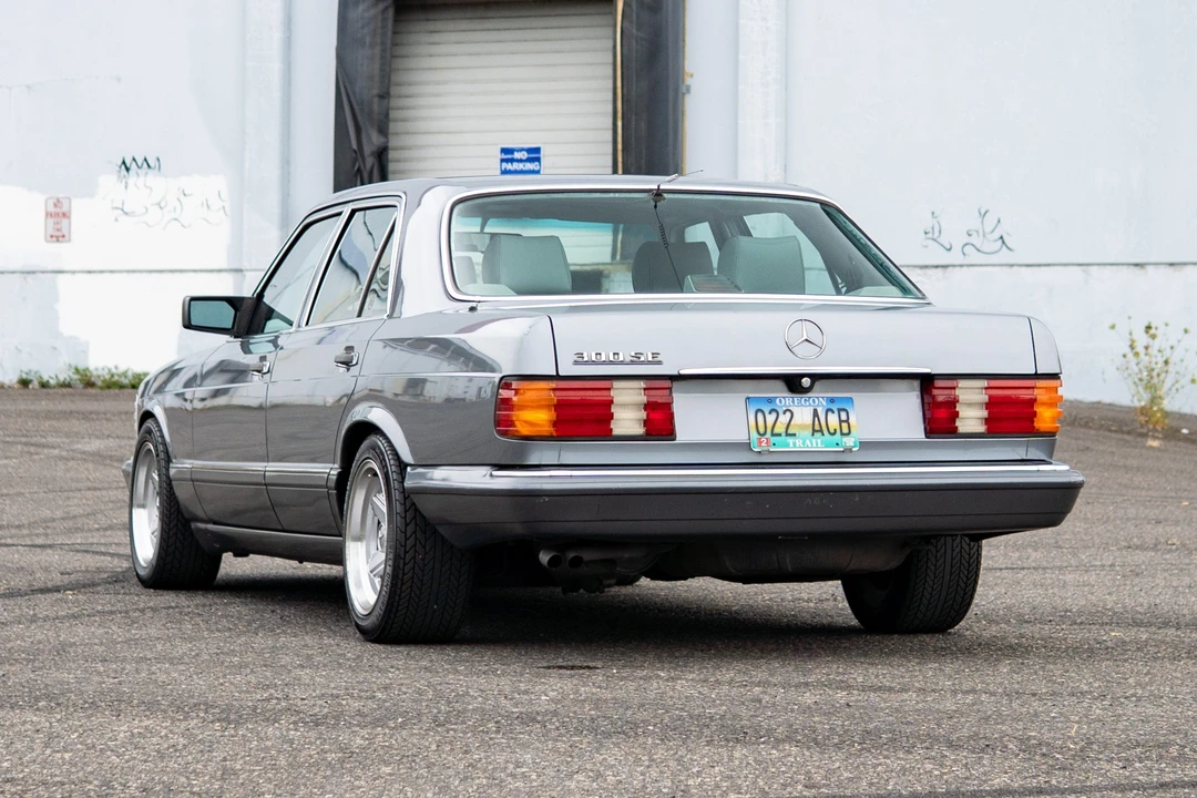 1990 Mercedes-Benz W126 S-Class Sedan - Image 8 of 31