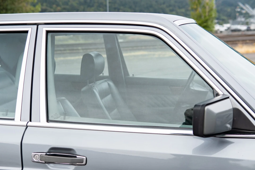 1990 Mercedes-Benz W126 S-Class Sedan - Image 27 of 31