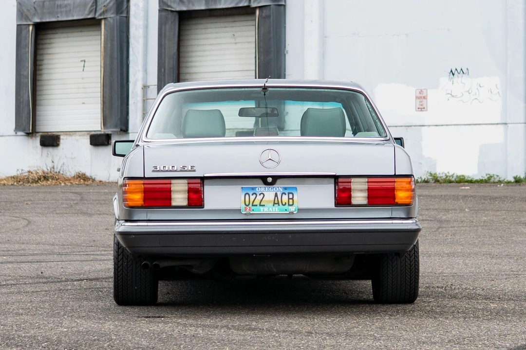 1990 Mercedes-Benz W126 S-Class Sedan - Image 7 of 31