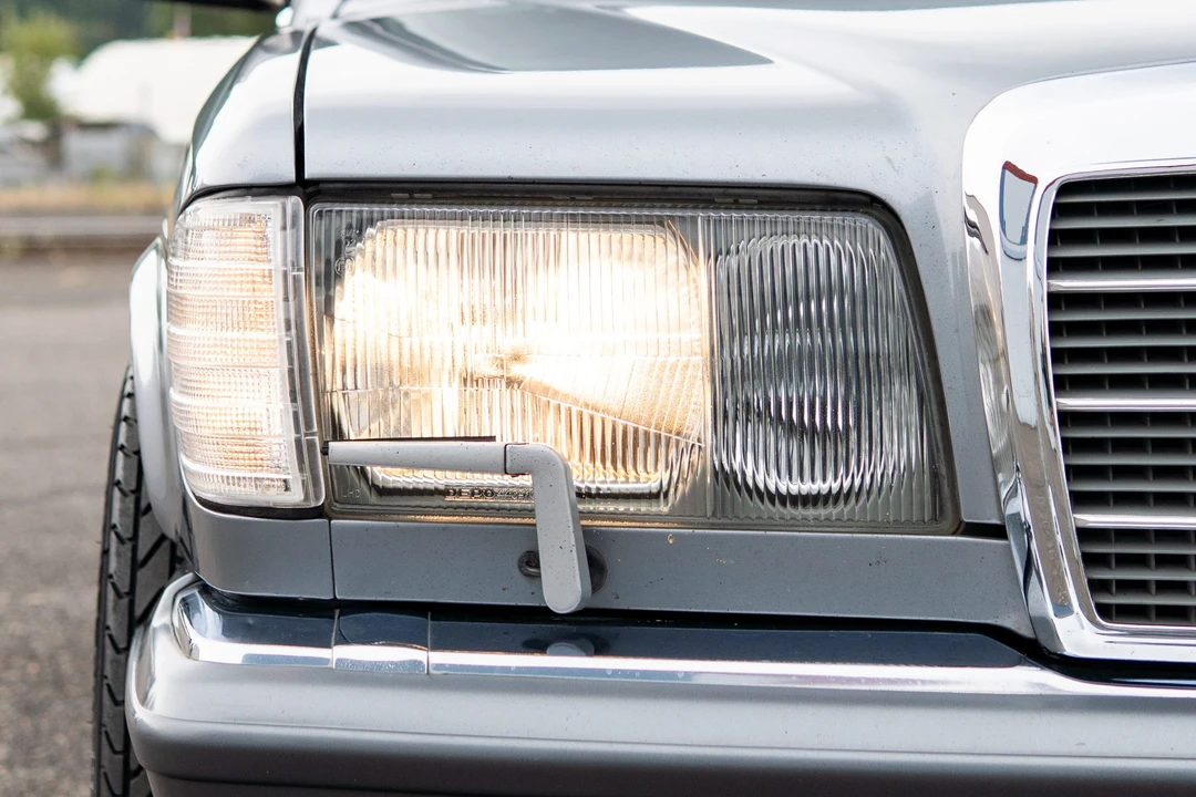 1990 Mercedes-Benz W126 S-Class Sedan - Image 15 of 31