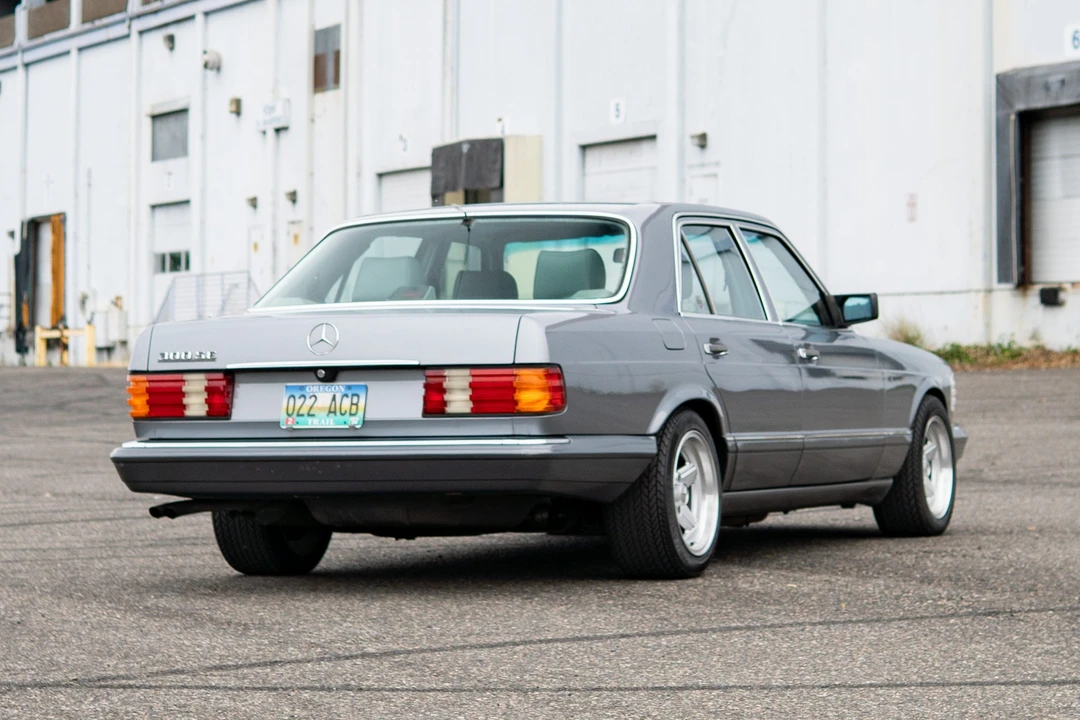 1990 Mercedes-Benz W126 S-Class Sedan - Image 6 of 31