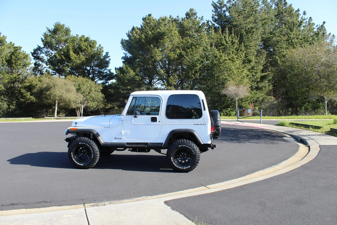 1991 Jeep YJ Wrangler - Image 6 of 31