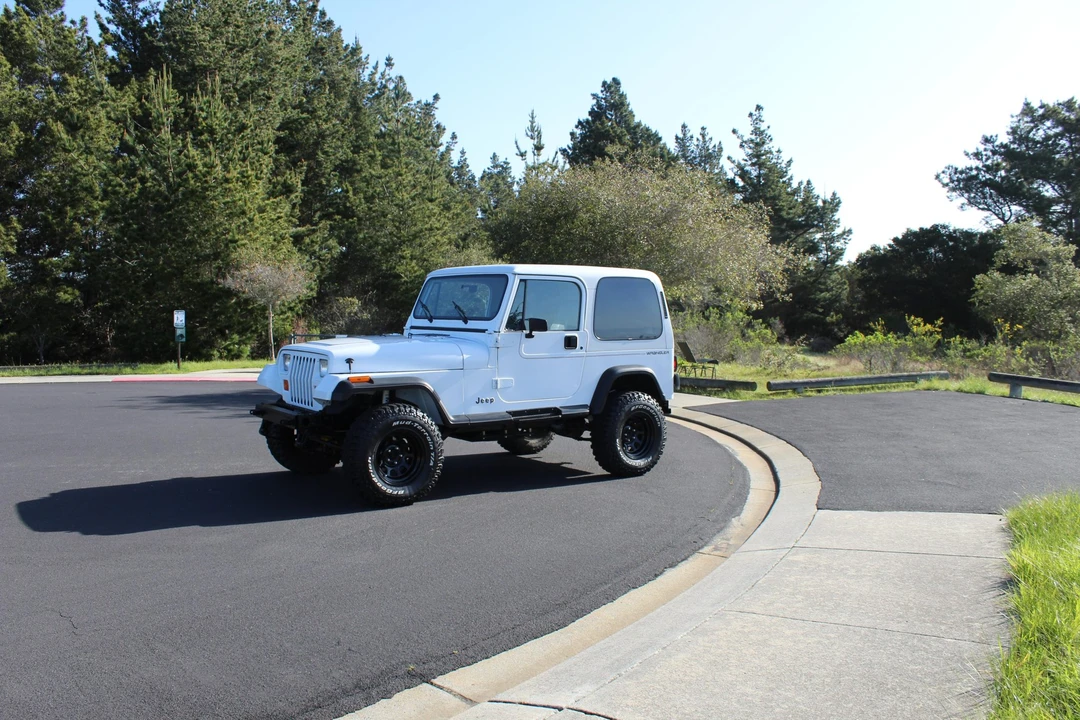 1991 Jeep YJ Wrangler - Image 5 of 31