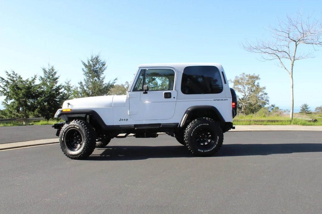 1991 Jeep YJ Wrangler - Image 8 of 31