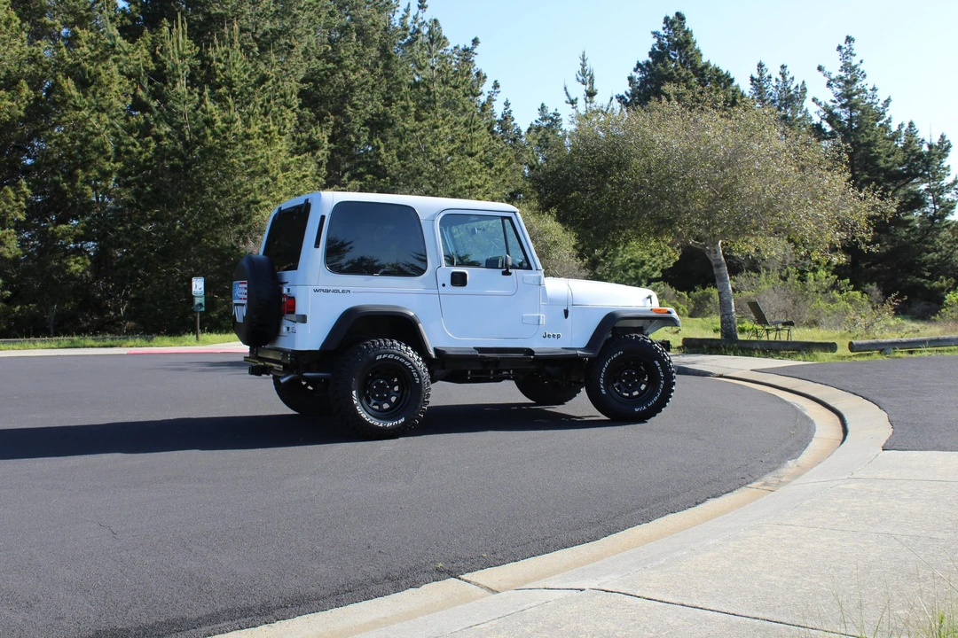 1991 Jeep YJ Wrangler - Image 21 of 31