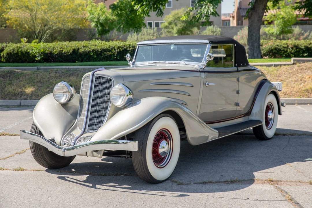 1934 Auburn Eight - Image 16 of 31