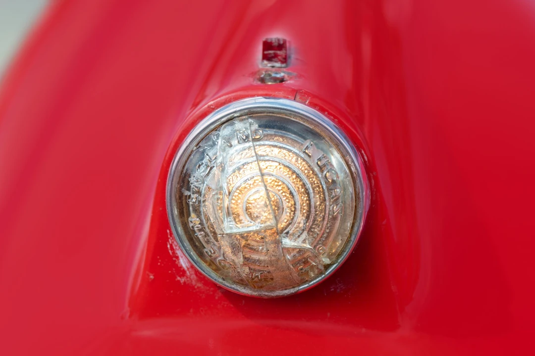 1953 Jaguar XK120 FHC Coupe - Image 25 of 31