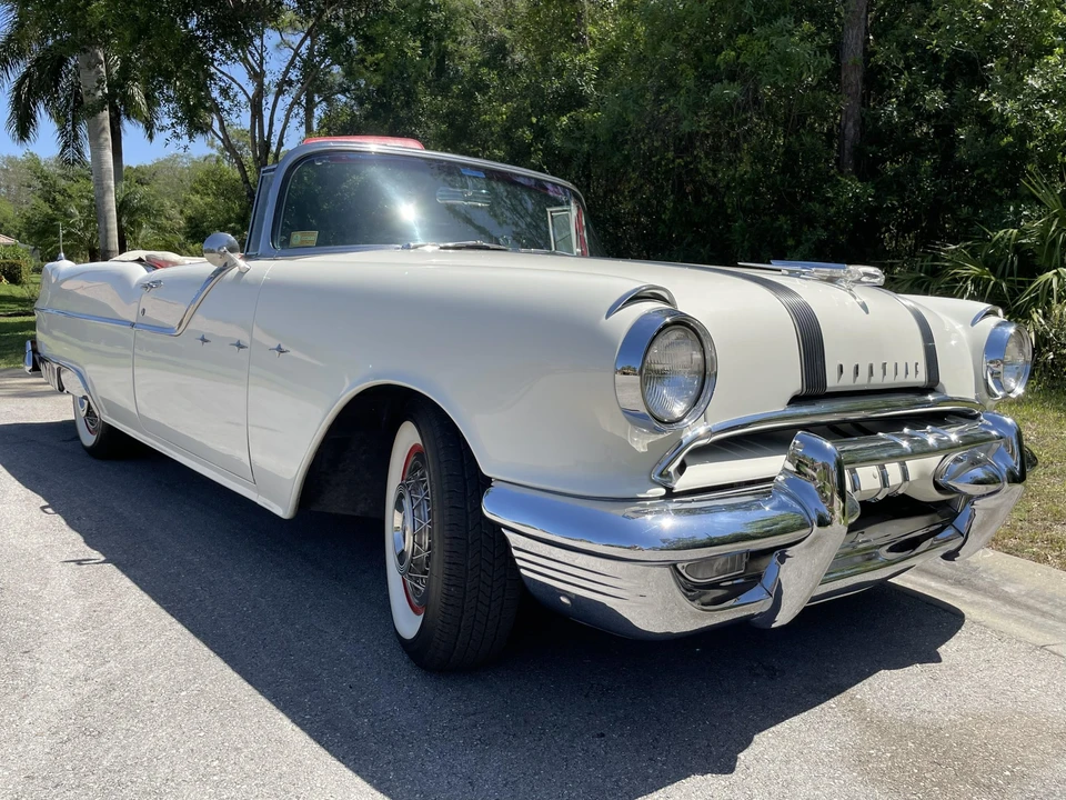 1955 Pontiac Star Chief - Image 2 of 31