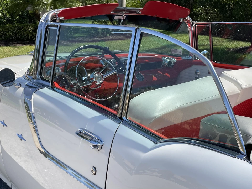 1955 Pontiac Star Chief - Image 18 of 31