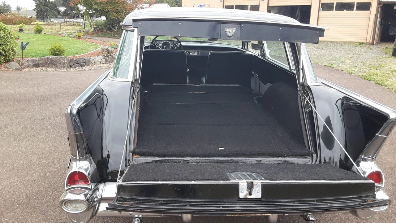 1957 Chevrolet Nomad - Image 15 of 31