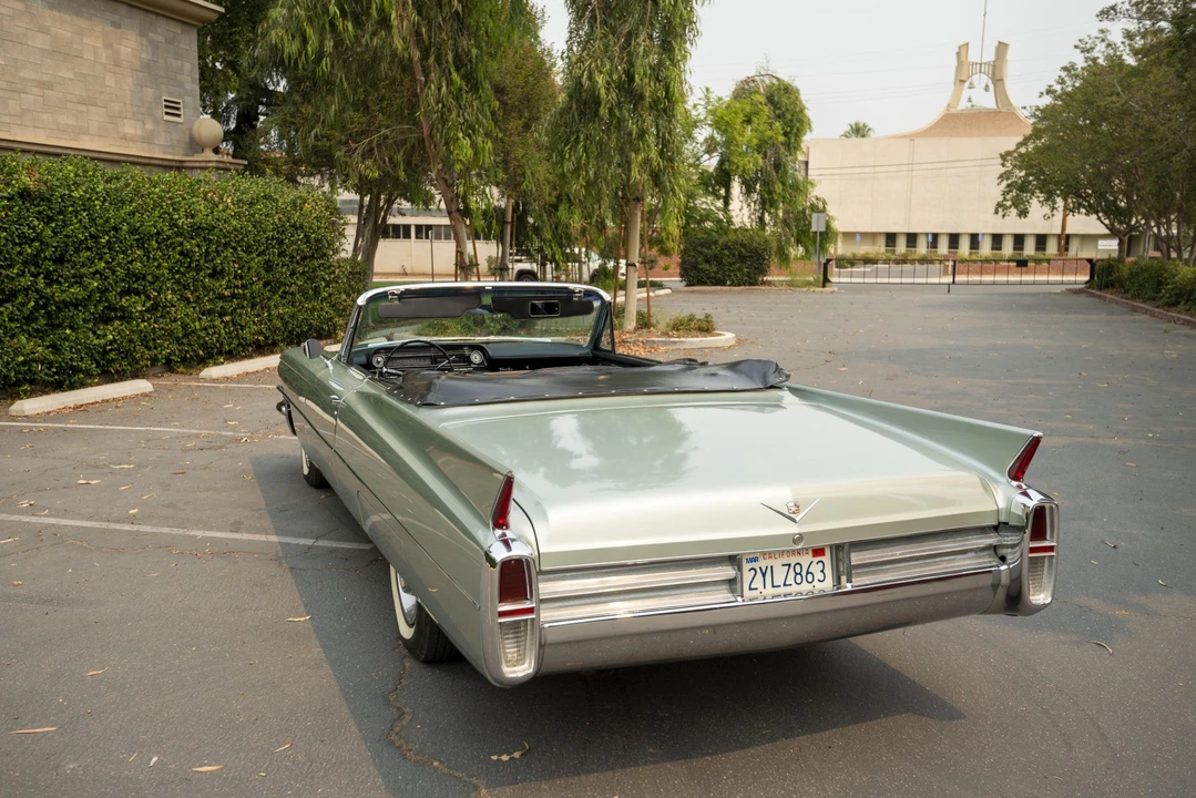 1963 Cadillac Series 62 6th Gen - Image 10 of 31