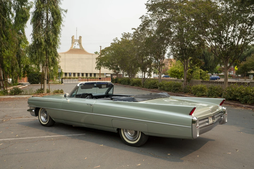 1963 Cadillac Series 62 6th Gen - Image 12 of 31