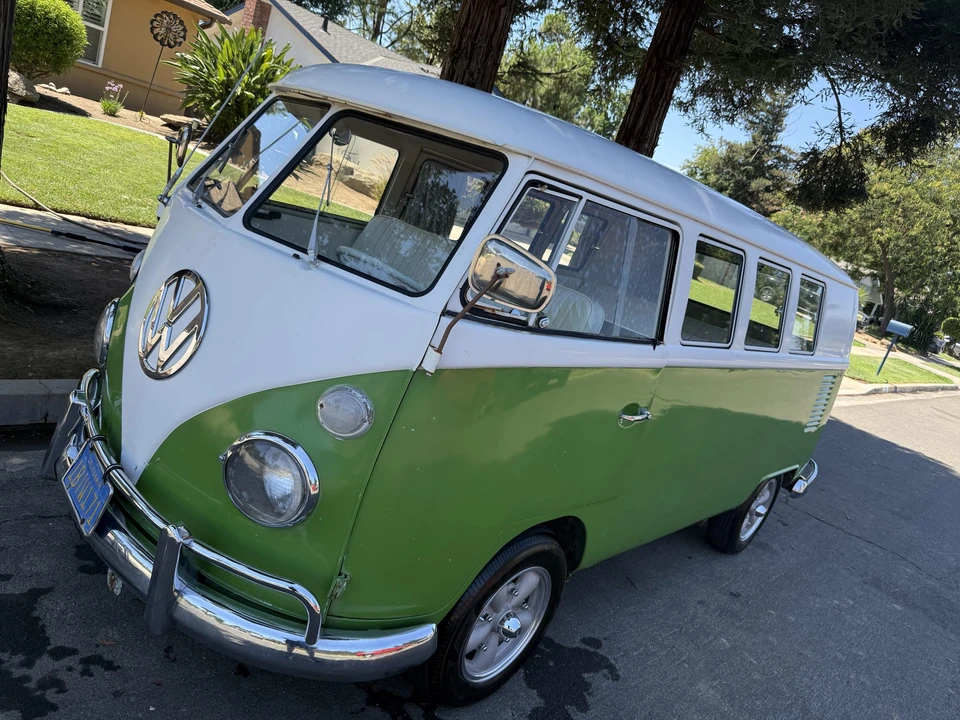 1966 Volkswagen Split-Window Bus - Image 2 of 31