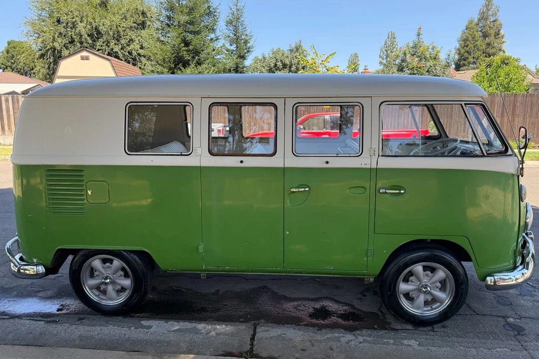 1966 Volkswagen Split-Window Bus - Image 7 of 31