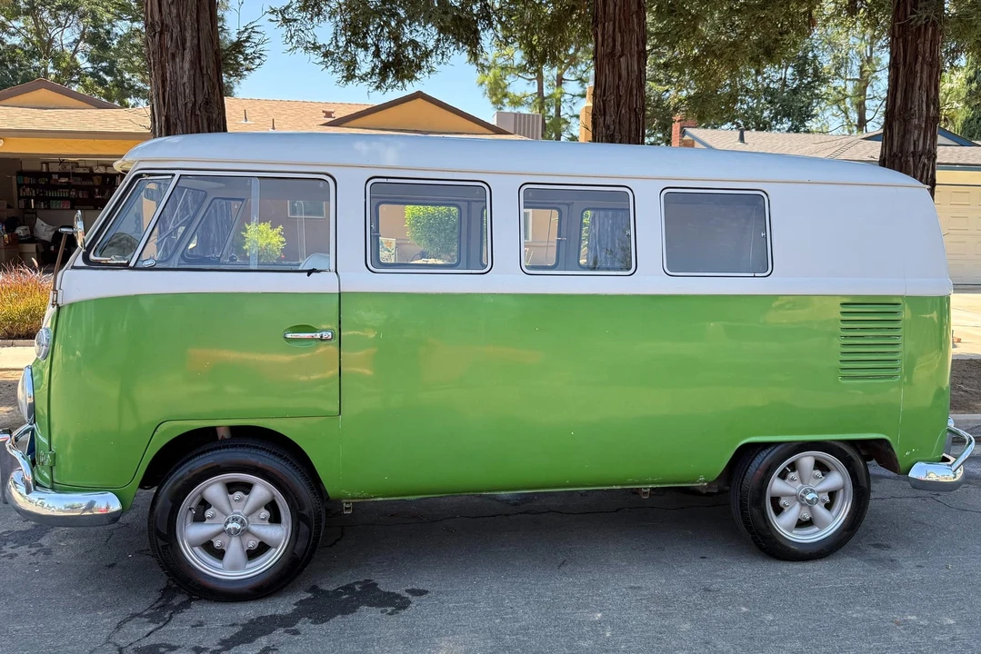 1966 Volkswagen Split-Window Bus - Image 3 of 31