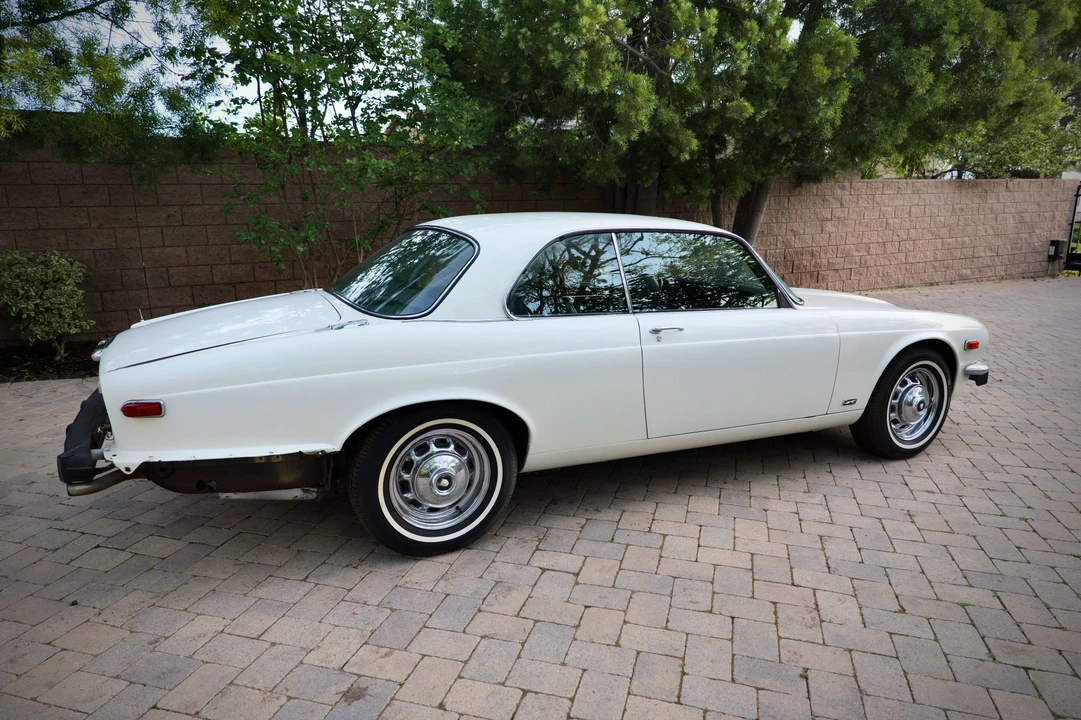 1976 Jaguar XJ Coupe - Image 17 of 31