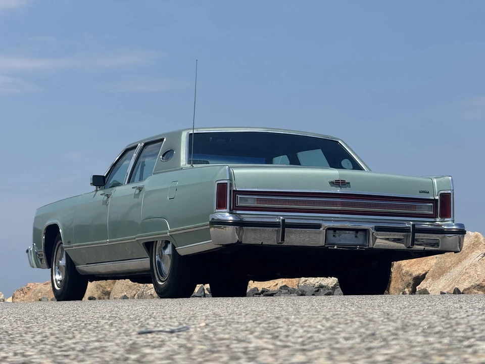 1977 Lincoln Continental 5th Gen - Image 18 of 31