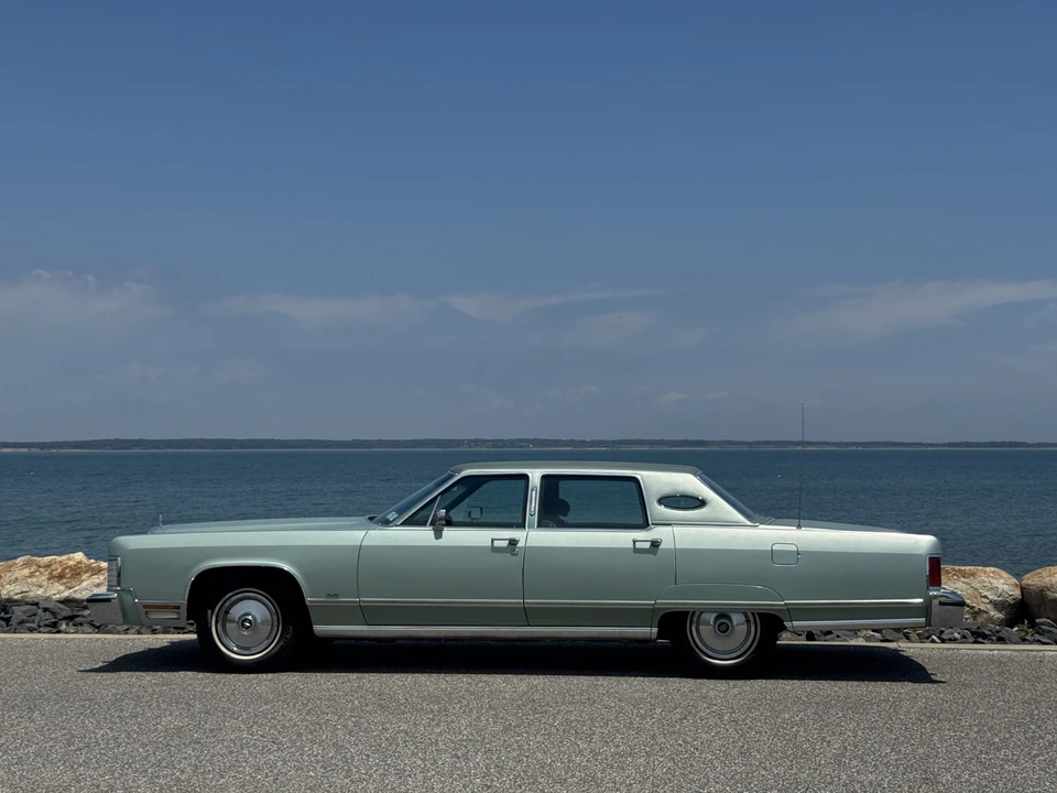 1977 Lincoln Continental 5th Gen - Image 22 of 31