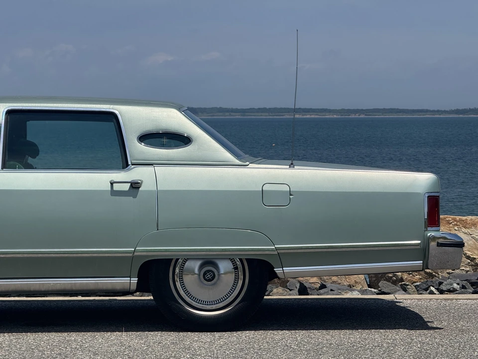 1977 Lincoln Continental 5th Gen - Image 25 of 31