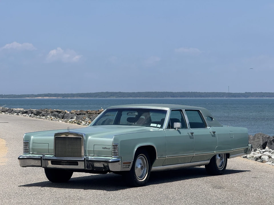 1977 Lincoln Continental 5th Gen - Image 4 of 31