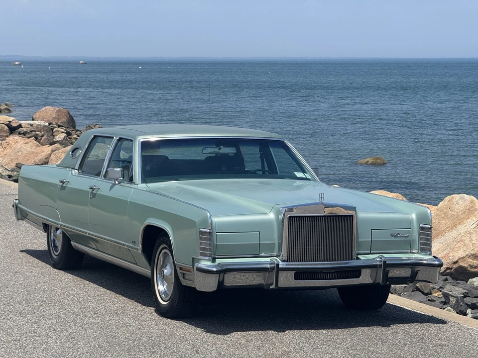 1977 Lincoln Continental 5th Gen - Image 12 of 31