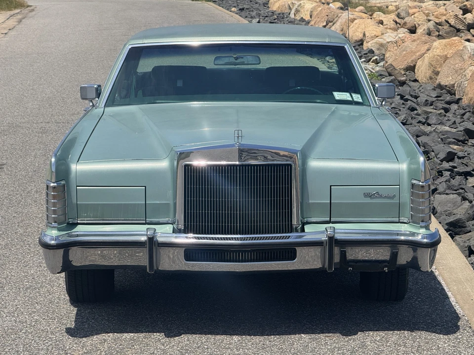 1977 Lincoln Continental 5th Gen - Image 9 of 31