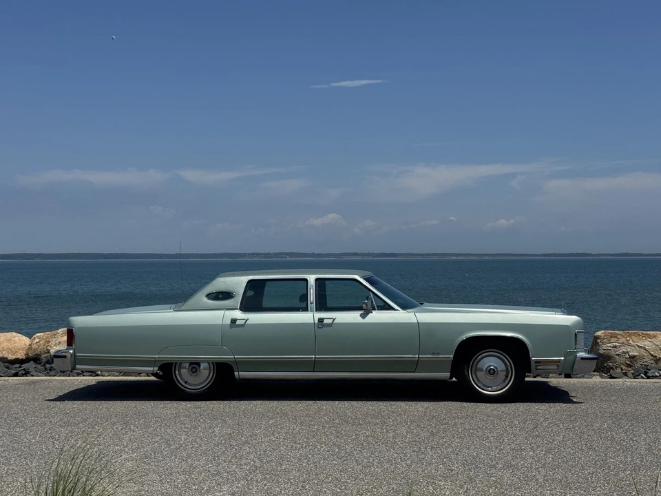 1977 Lincoln Continental 5th Gen - Image 15 of 31