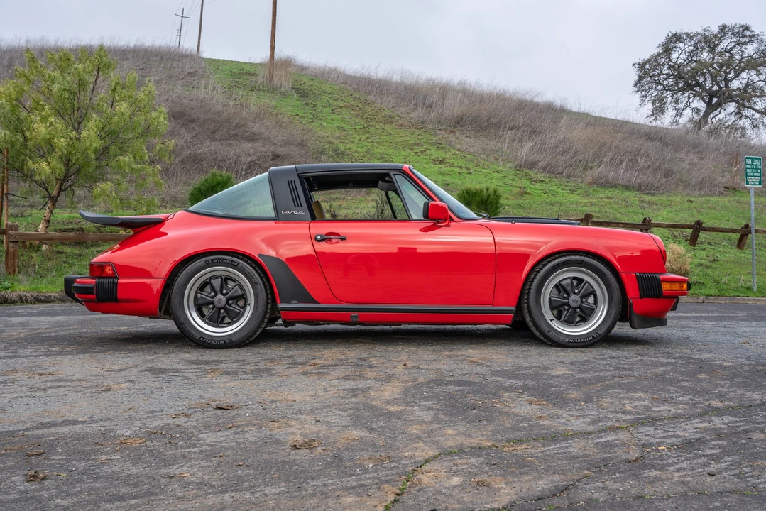 1984 Porsche 911 Carrera 3.2 - Image 7 of 31