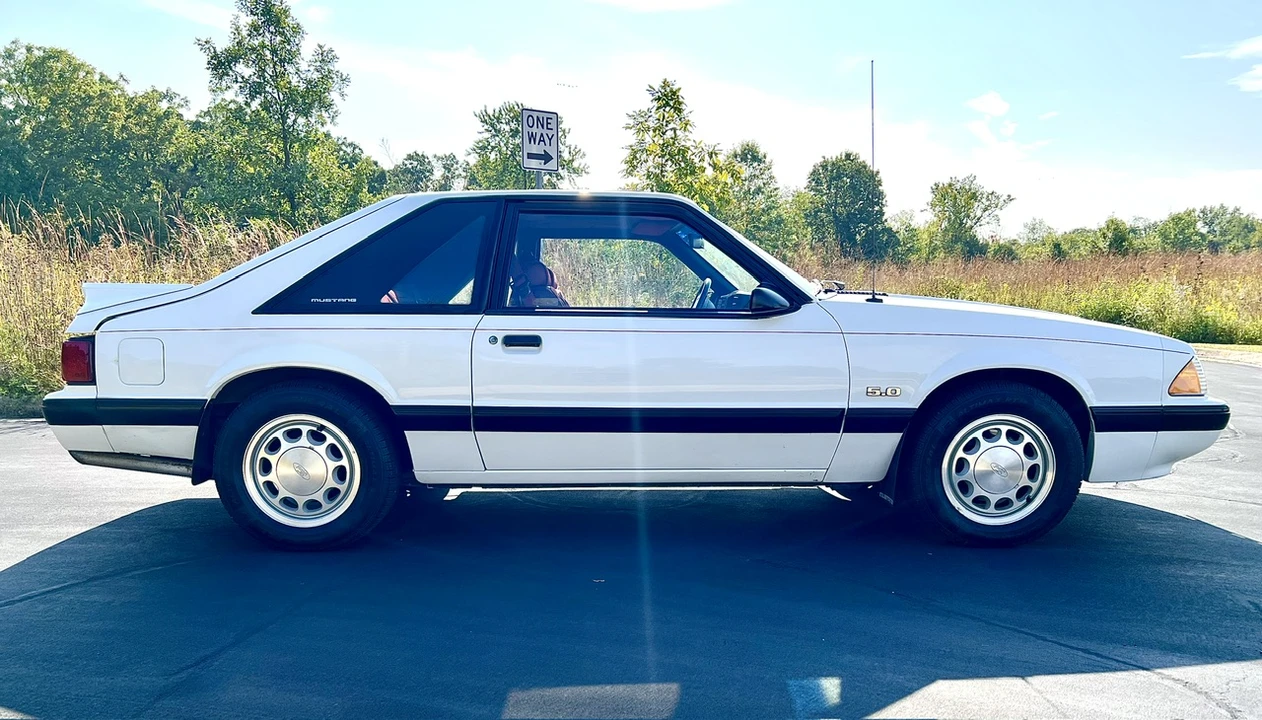 1990 Ford Mustang 3rd Gen - Image 6 of 31