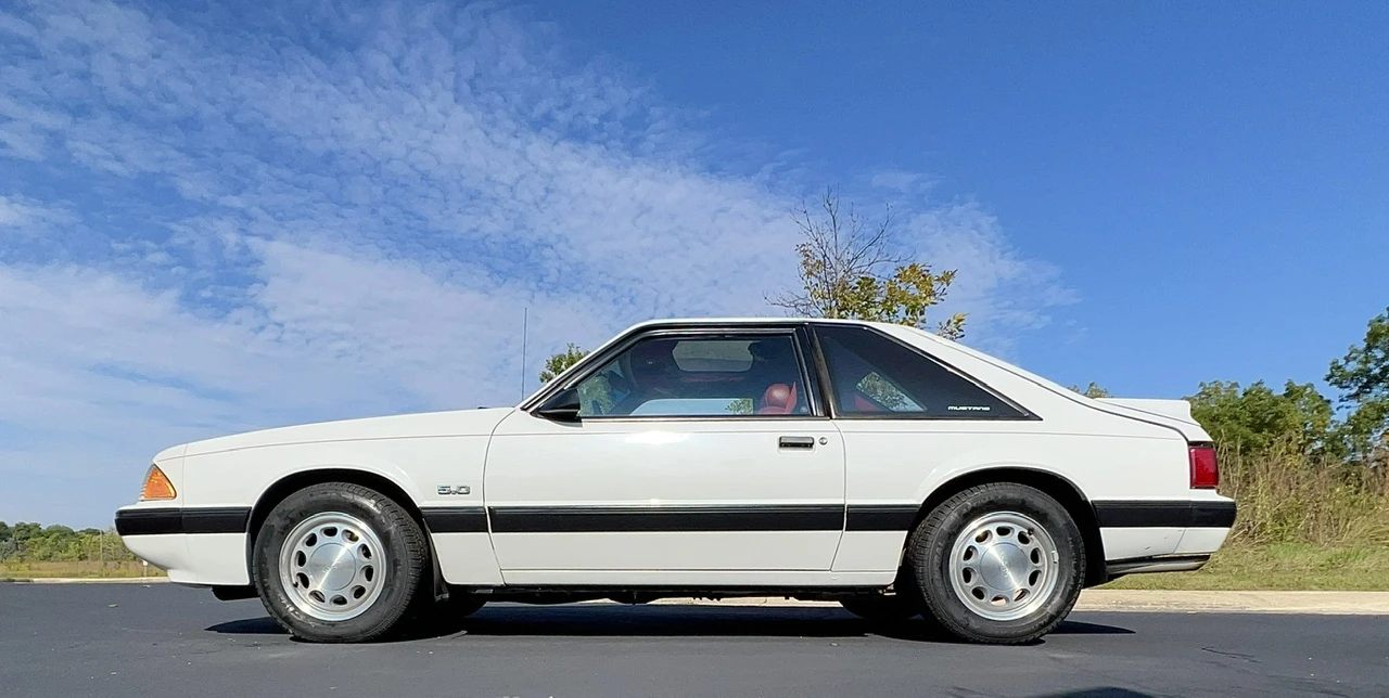1990 Ford Mustang 3rd Gen - Image 13 of 31