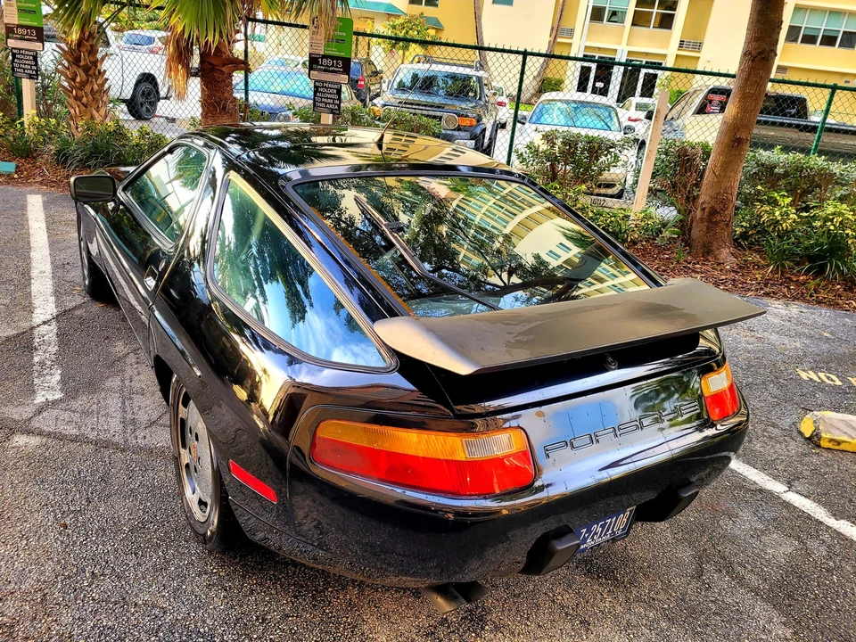 1990 Porsche 928 S4 - Image 9 of 31