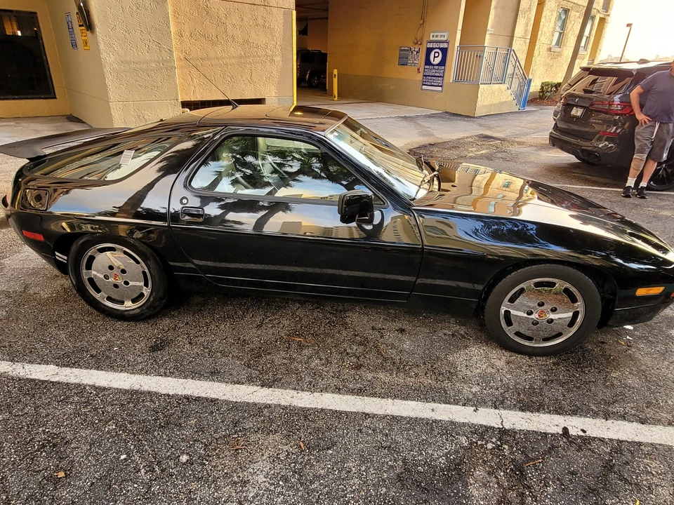 1990 Porsche 928 S4 - Image 15 of 31