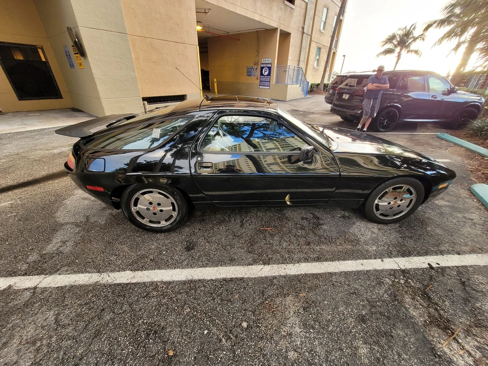 1990 Porsche 928 S4 - Image 13 of 31