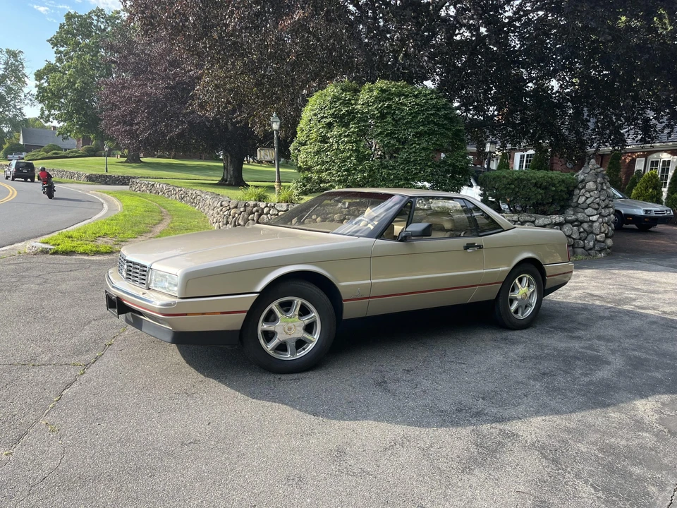 1991 Cadillac Allante - Image 2 of 31