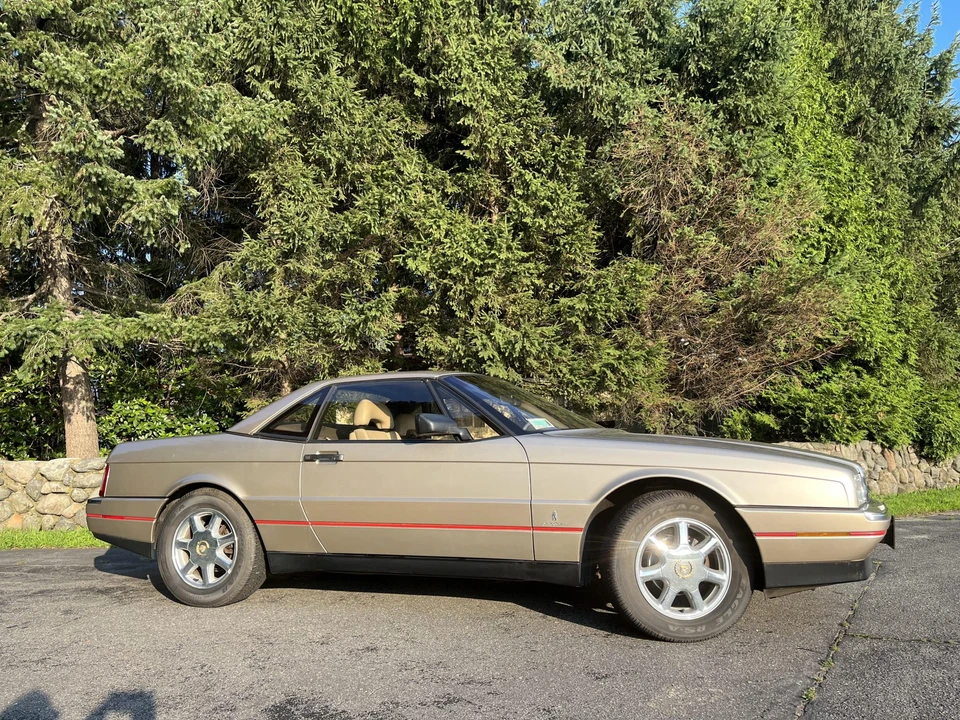1991 Cadillac Allante - Image 16 of 31