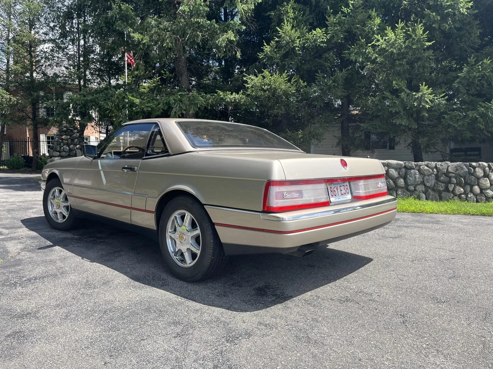 1991 Cadillac Allante - Image 24 of 31
