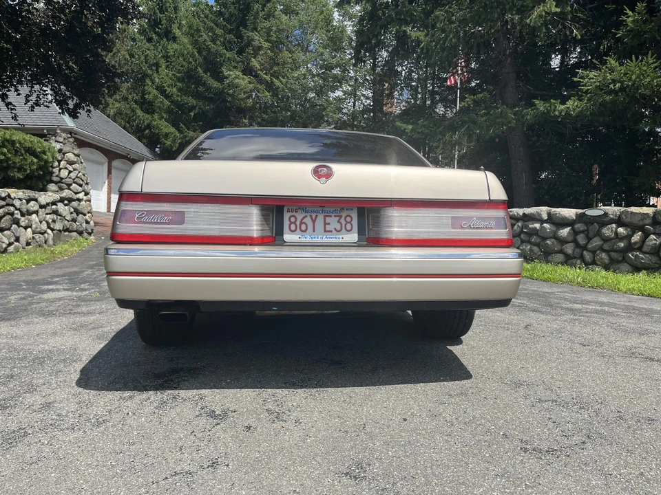 1991 Cadillac Allante - Image 21 of 31