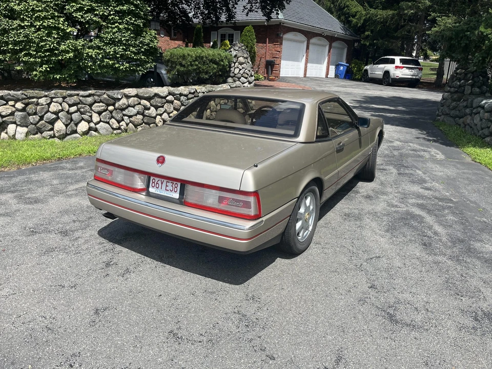 1991 Cadillac Allante - Image 19 of 31