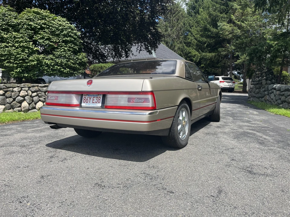 1991 Cadillac Allante - Image 18 of 31
