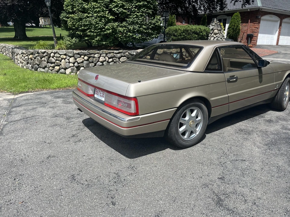 1991 Cadillac Allante - Image 17 of 31