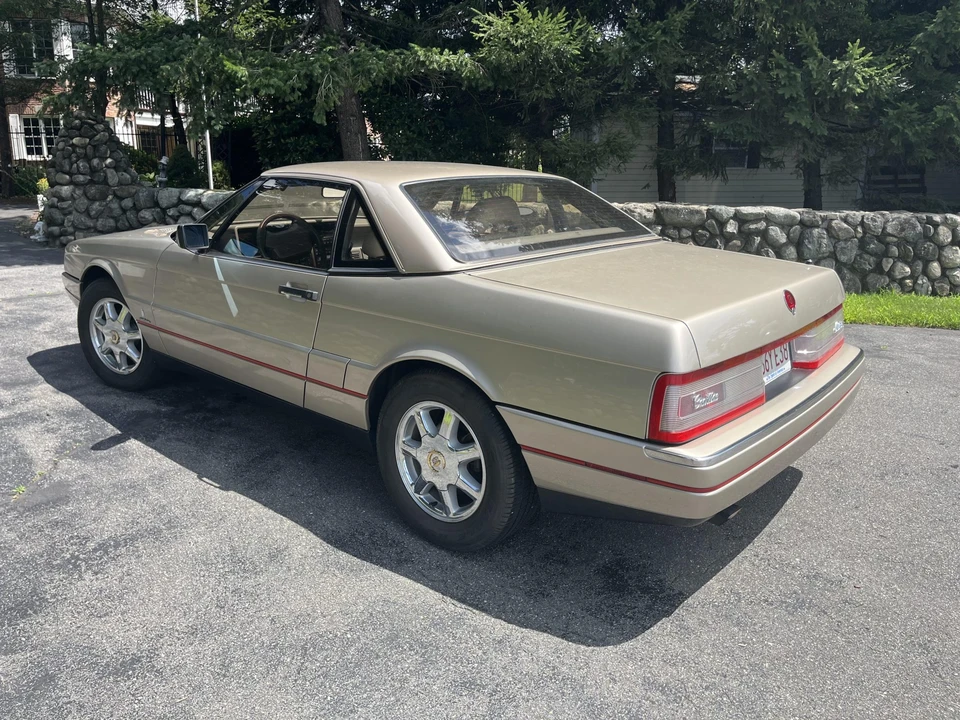 1991 Cadillac Allante - Image 25 of 31