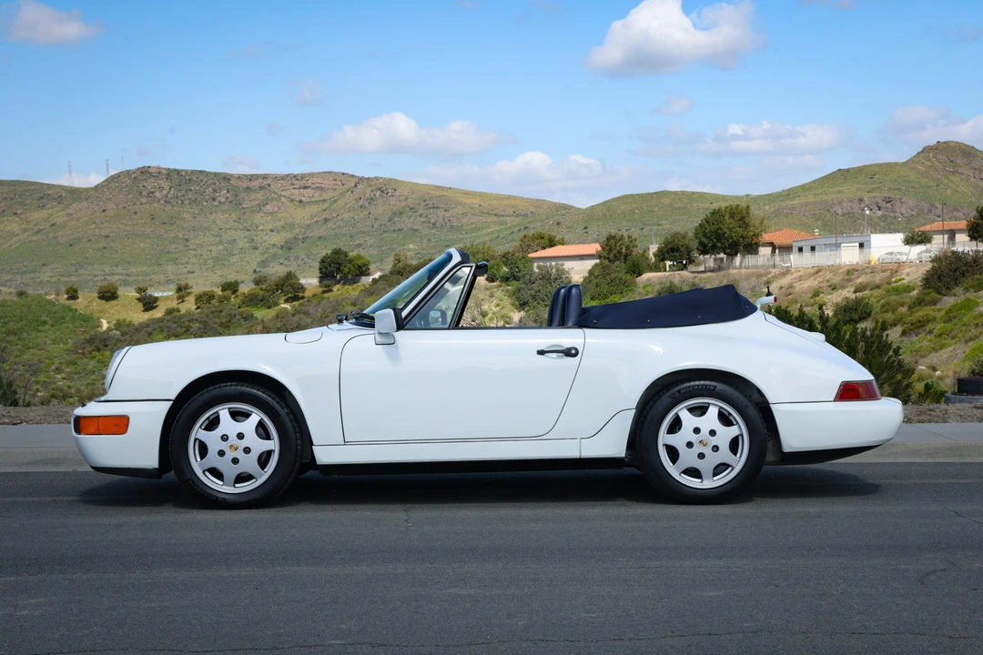 1991 Porsche 964 Carrera 4 - Image 13 of 31
