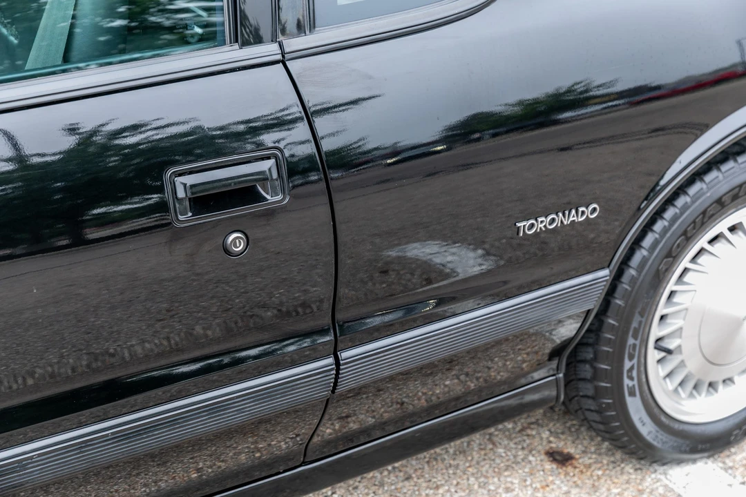 1992 Oldsmobile Toronado - Image 20 of 31