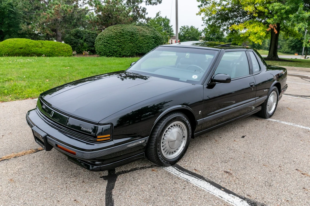 1992 Oldsmobile Toronado - Image 2 of 31