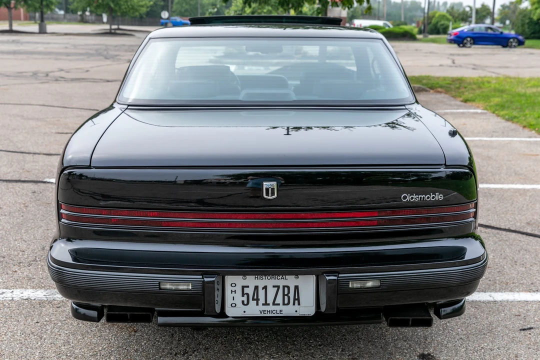 1992 Oldsmobile Toronado - Image 7 of 31